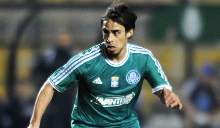 Palmeiras incluye a Jorge Valdivia en histórica oncena